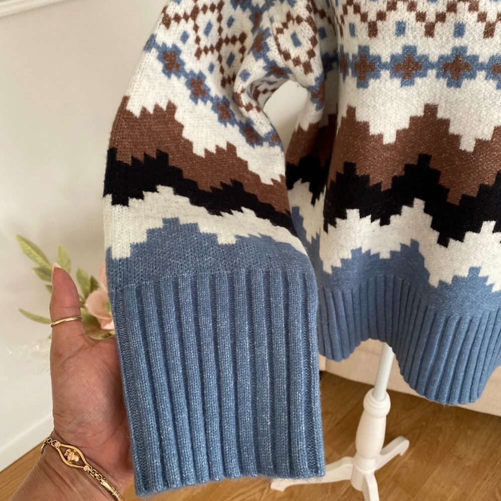 JOSEPH A.Cozy Geometric Knit Sweater - Picture 4 of 11